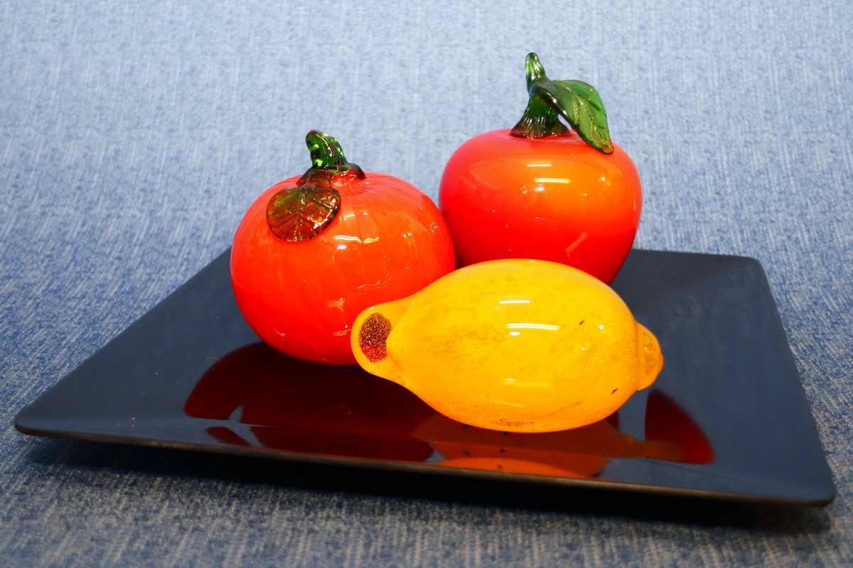 Lasihedelmät 3 kpl tarjottimella