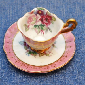 Miniatyyrikuppi ja lautanen 1950-luku