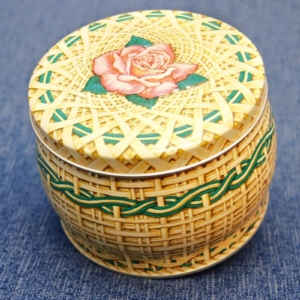 Vanha peltipurkki 1950-luku