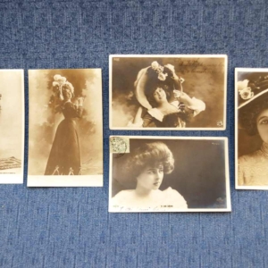 Hurmaavat vanhat postikortit 5 kpl